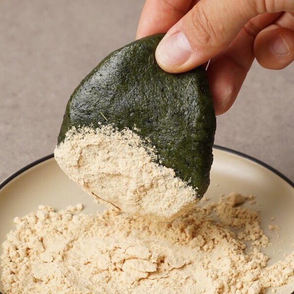 (콩가루무료증정)떡미당 유기농 쑥떡 밥알쑥인절미 식사대용 600g